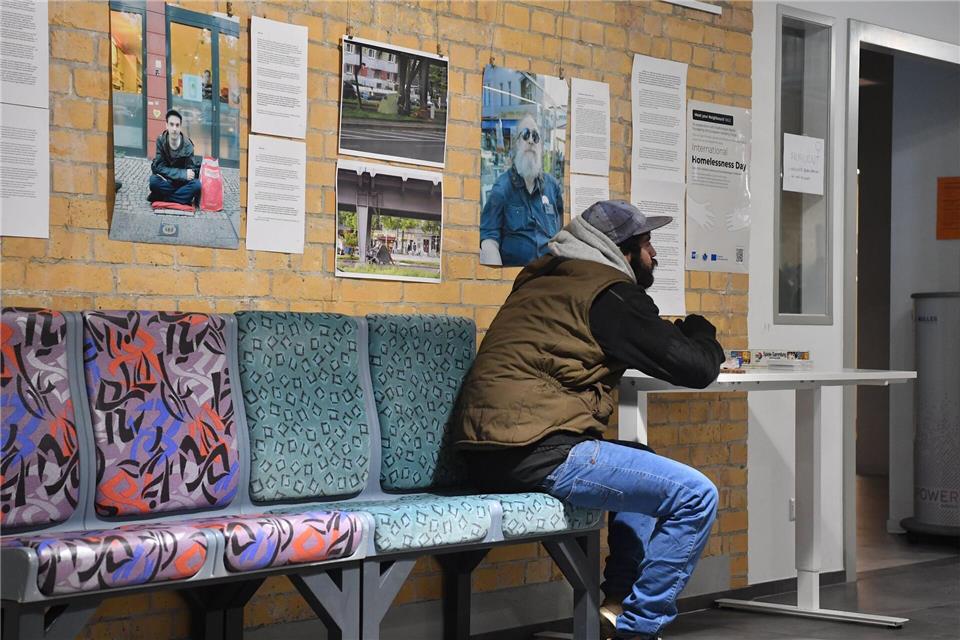 Ein Nachtcafé am Bahnhof Zoo bietet Zuflucht.Paul Zinken/dpa