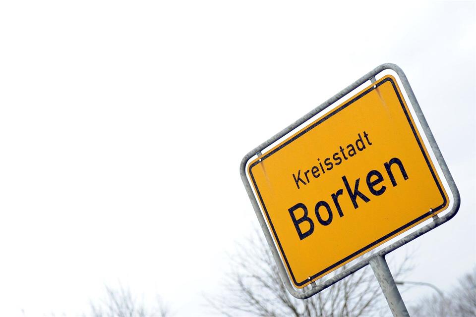 Ein Ortsschild in Borken. (Archivbild)picture alliance / dpa