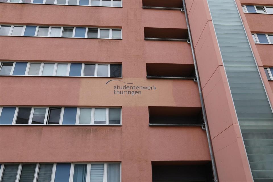 Ein Platz in einem Wohnheim des Studierendenwerks Thüringen kostet durchschnittlich 263 Euro. (Archivbild)Bodo Schackow/dpa