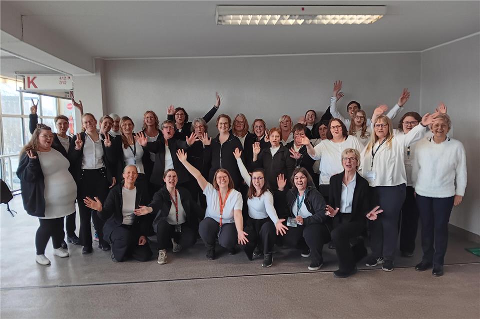 Ein Projektchor der Evangelischen Gemeinde und Sängerinnen des Chores Believe der Katholischen Gemeinde haben in dem Musical in Dortmund mitgesungen.