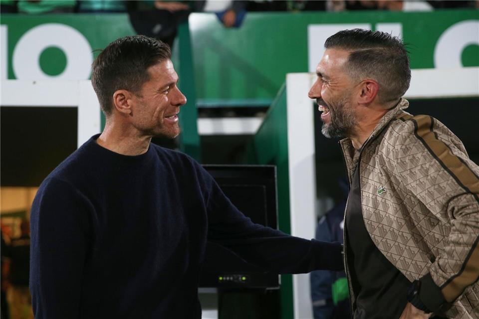 Ein Punkt, mit dem Xabi Alonso und Eder Sarabia leben müssen.Alberto Saiz/AP/dpa