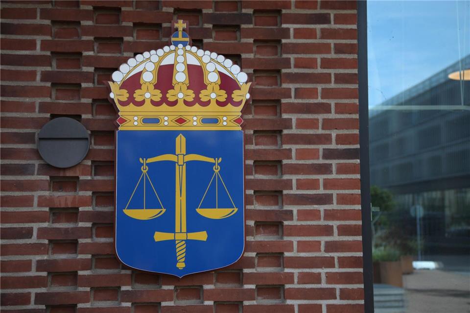 Ein Schwede soll seine Frau zu sexuellen Handlungen mit mehr als 100 Männern gezwungen haben. Mitte März soll Anklage gegen ihn erhoben werden. (Symbolbild)Steffen Trumpf/dpa