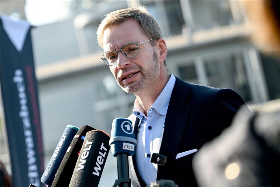 Ein Schwerpunkt-Kapitel beschäftigt sich diesmal mit den „teuren Schatten“ von Investitionen - also Folgekosten von Betrieb, Instandhaltung und Verwaltung.Britta Pedersen/dpa