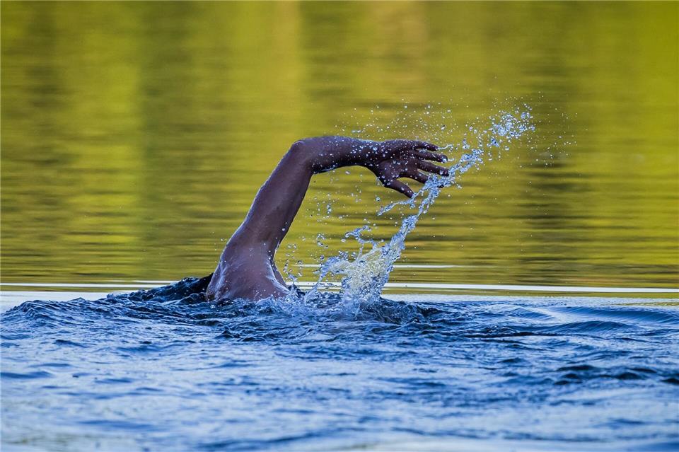 Ein Schwimmer ist zum Fall für den Berliner Petitionsausschuss geworden.Christoph Soeder/dpa