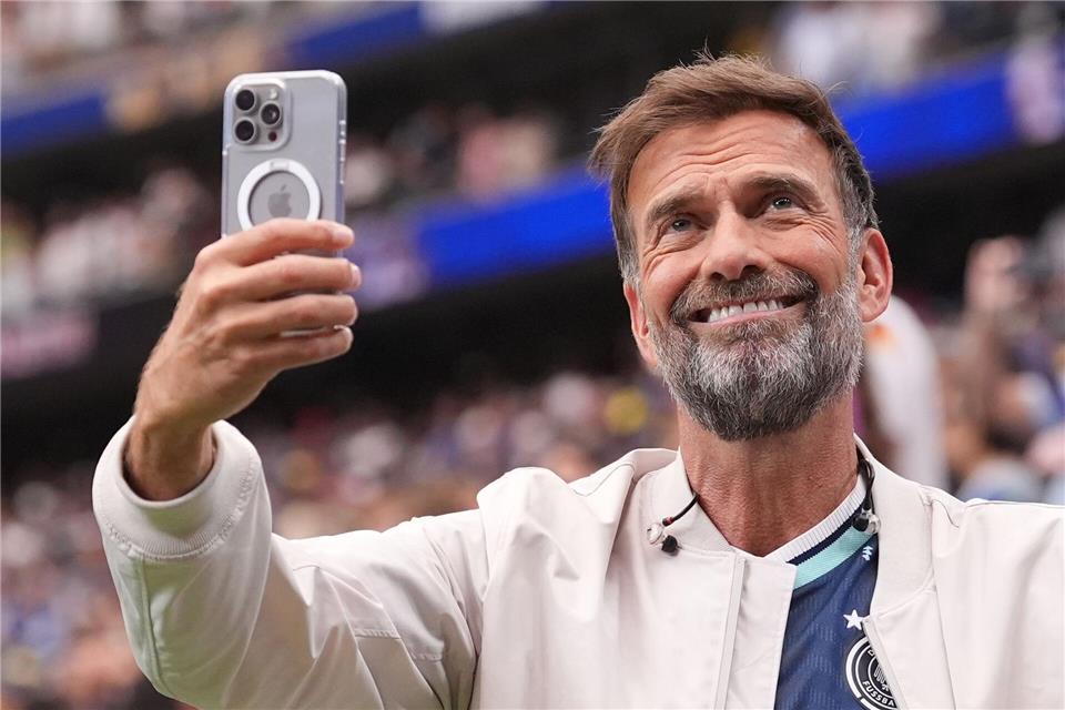 Ein Selfie vom künftigen Bundestrainer? (Archivbild)Eric Gay/AP/dpa
