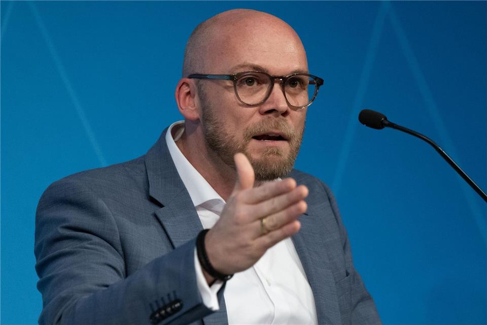Ein Social-Media-Verbot für Bürger unter 16 Jahren? Bayerns Digitalminister Fabian Mehring (Freie Wähler) spricht sich dagegen aus. (Archivbild)Sven Hoppe/dpa