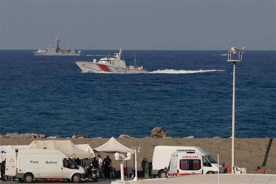 Ein Spezialschiff aus der Türkei wird erwartet.Nedim Enginsoy/AP/dpa