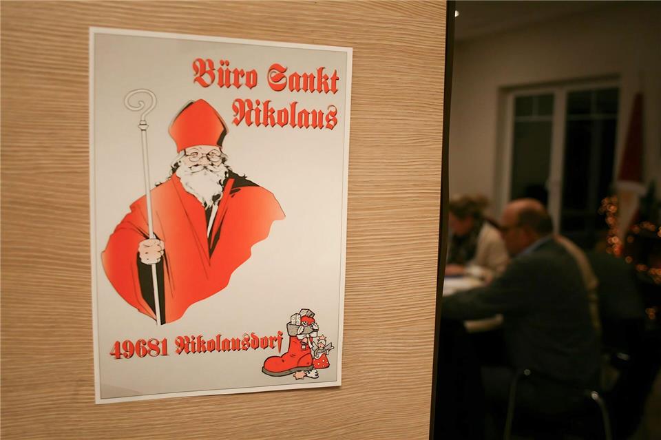 Ein Team von bis zu 20 Ehrenamtlichen beantwortet die Post an den Nikolaus.Kai Moorschlatt/dpa