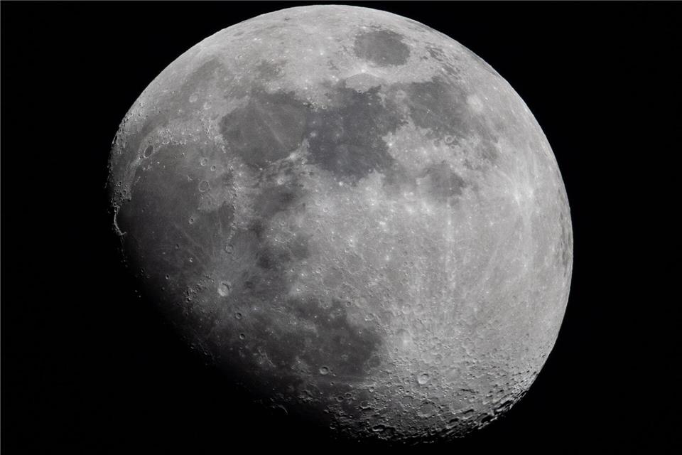 Ein Teil einer SpaceX-Rakete wird Wissenschaftlern zufolge auf dem Mond einschlagen. (Archivbild)Boris Roessler/dpa