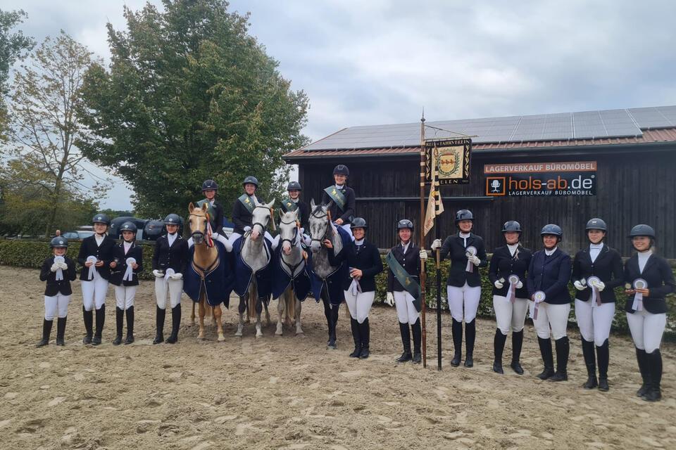 Ein Titel, eine Vizemeisterschaft und ein dritter Platz: Der RV Velen präsentierte sich in Ahaus stark