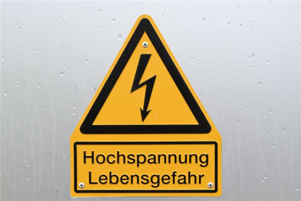 Ein Transformatorenhaus in der Herrenberger Straße war demnach in Brand geraten. (Symbolbild)Uli Deck/dpa