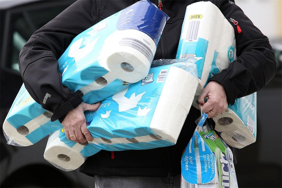 Ein US-Verband warnt Verbraucher vor Hamsterkäufen - trotz drohender Preissteigerungen. (Symbolbild)Rene Traut/dpa