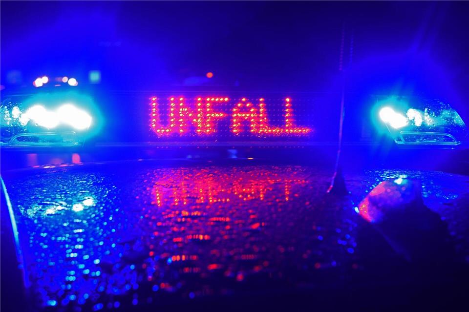 Ein Unfall auf der A63 führte zu einer mehrstündigen Sperrung in Richtung Mainz. (Symbolbild)Stefan Puchner/dpa