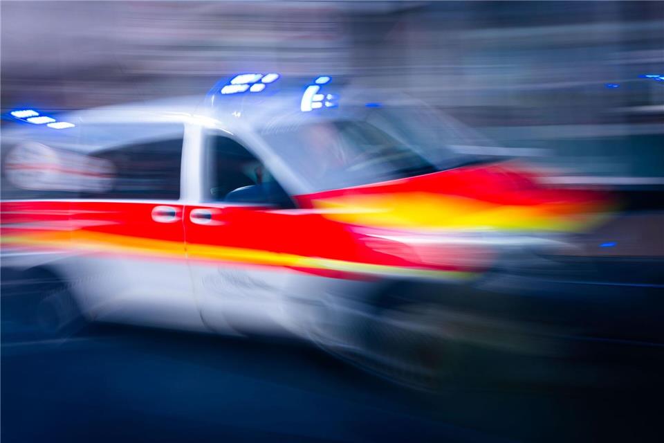 Ein Unfall im Landkreis Straubing-Bogen endete tödlich. (Archivbild)Jens Büttner/dpa