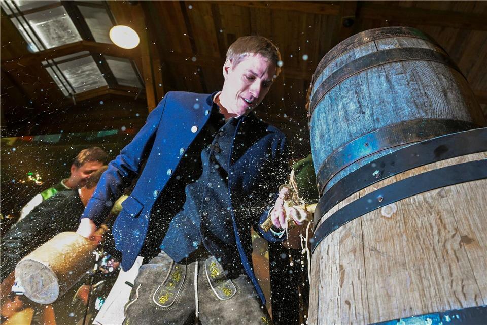 Giesinger Brauerei probt die Wiesn Ein Unterstützer aus der Münchner Stadtpolitik: Bürgermeister Dominik Krause.Peter Kneffel/dpa