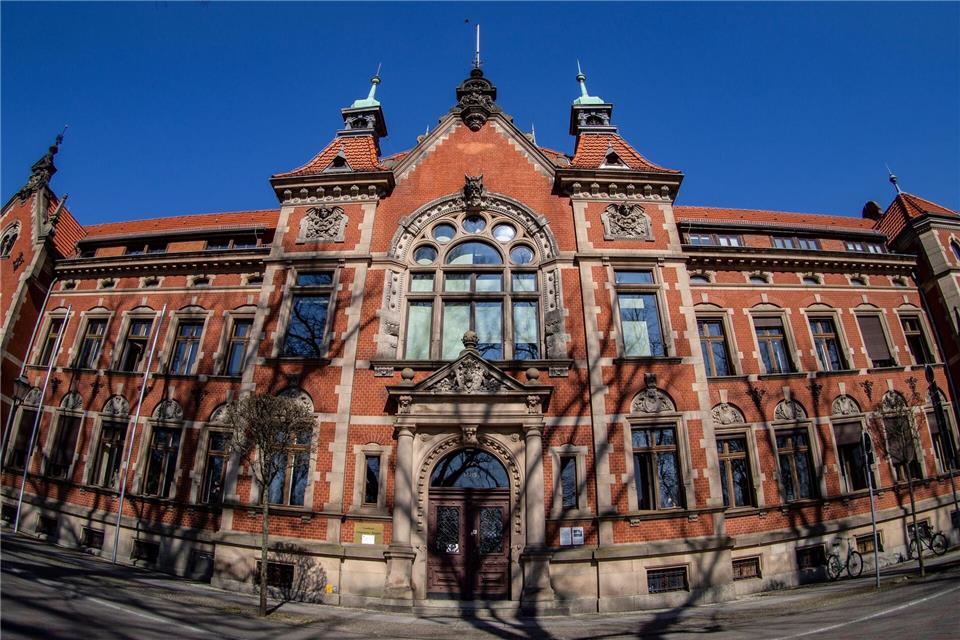 Ein Untersuchungsausschuss des Brandenburger Landtags soll auf Initiative der AfD die Flüchtlingsunterbringung im Landkreis Ostprignitz-Ruppin untersuchen (Archivbild). Paul Zinken/dpa