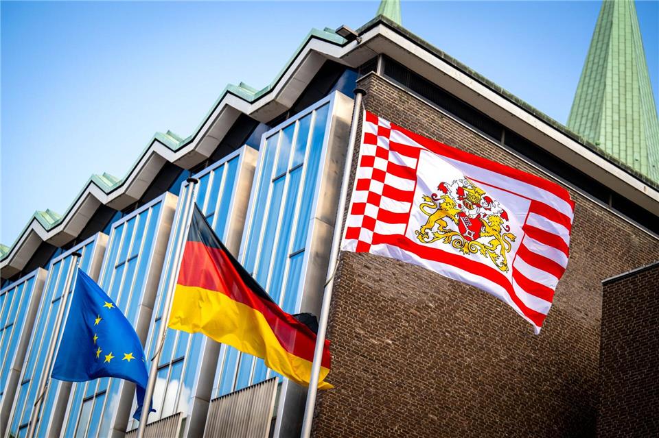 Ein Untersuchungsausschuss prüft, ob bei der Entlassung von Staatsräten in Bremen alles mit rechten Dingen zugegangen ist. (Archivbild)Sina Schuldt/dpa