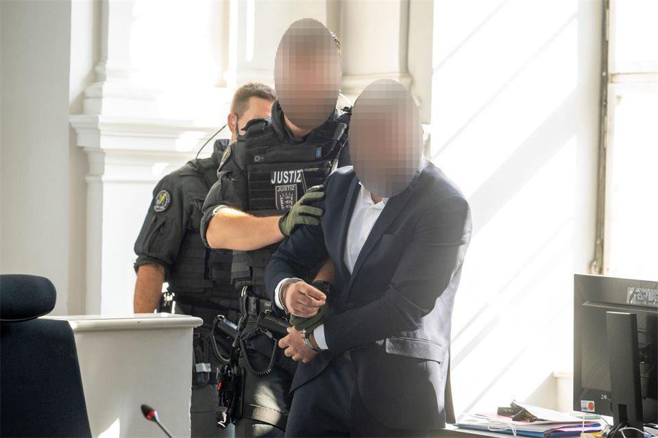 Ein Urteil im Mordprozess wird Ende Oktober erwartet. (Archivfoto) Stefan Puchner/dpa