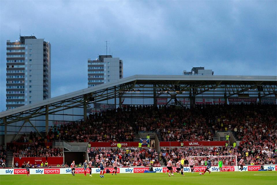 Ein Vorfall rund um das Brentford-Spiel wird untersucht. (Archivbild)Ian Walton/AP/dpa