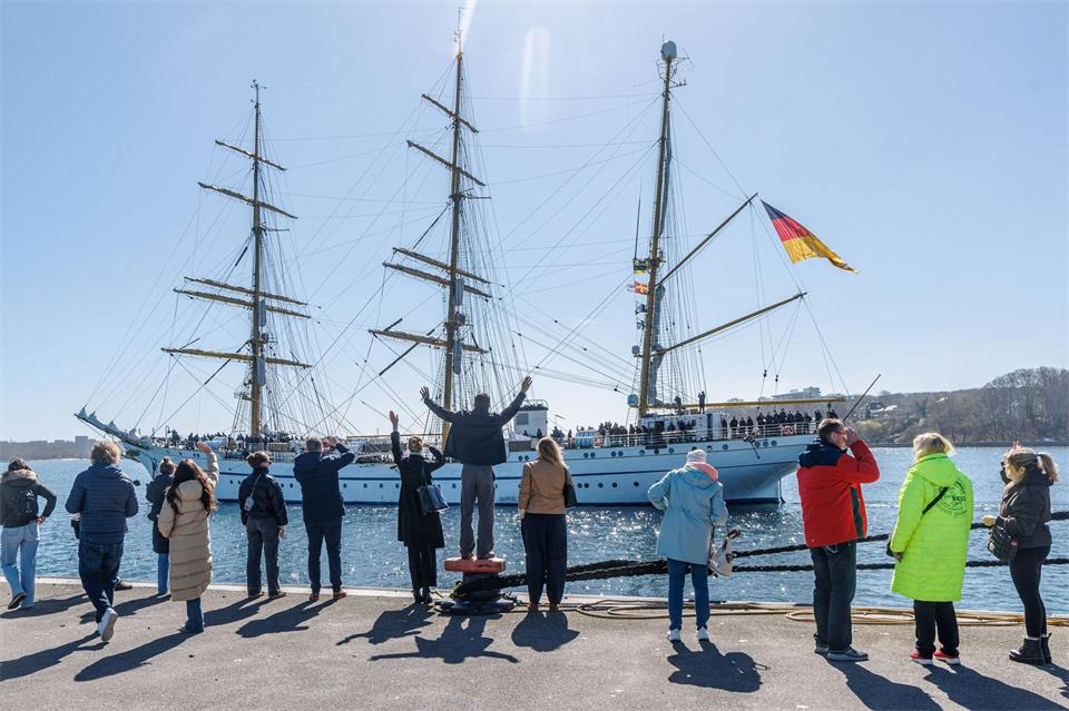 Ein Wahrzeichen für Schleswig-Holstein: Die „Gorch Fock“ mit Heimathafen Kiel. (Archivbild)Markus Scholz/dpa