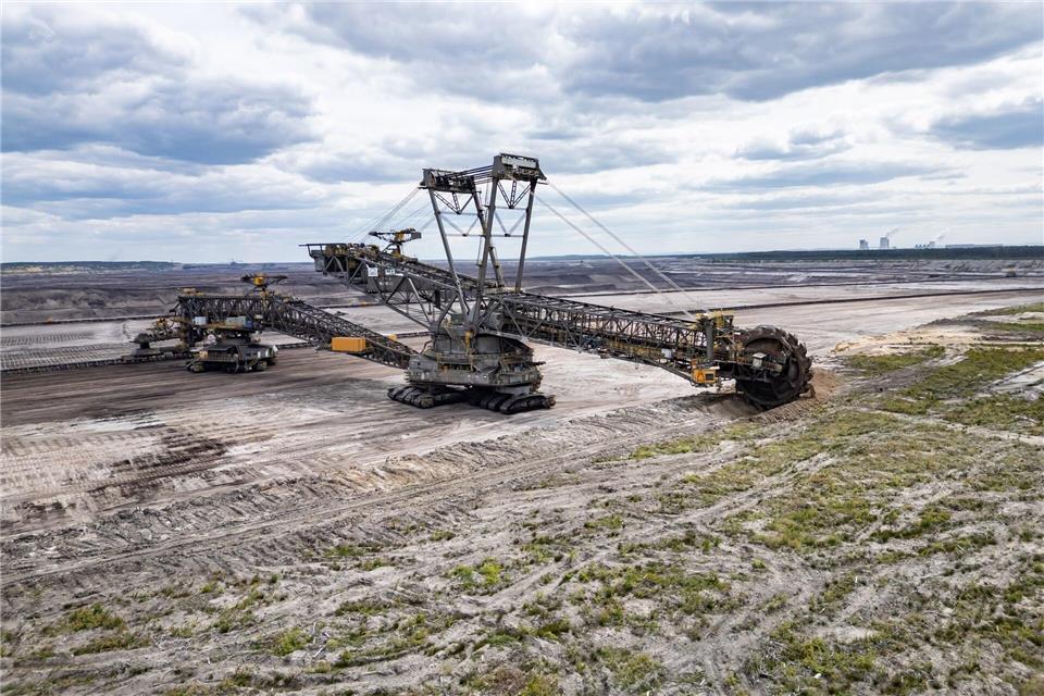 Ein Waldstück darf für den Tagebau Nochten gerodet werden. (Archivbild) Robert Michael/dpa