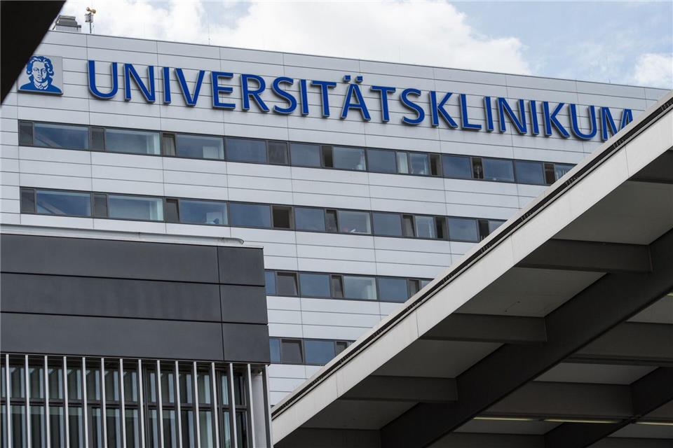 Ein Warnstreik beeinträchtigt erneut den Betrieb am Uniklinikum Frankfurt. (Archivbild)Boris Roessler/dpa