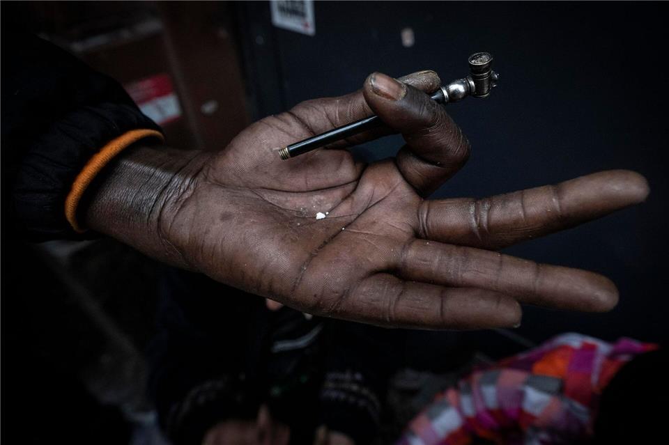 Ein Weihnachtswunsch: Eine saubere Dusche haben.Boris Roessler/dpa