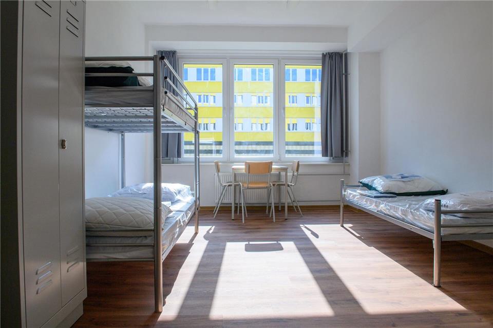 Ein Zimmer in einem Gebäude der Landesaufnahmeeinrichtung (LAE) für Asylsuchende in Stendal. (Archivbild)Klaus-Dietmar Gabbert/dpa