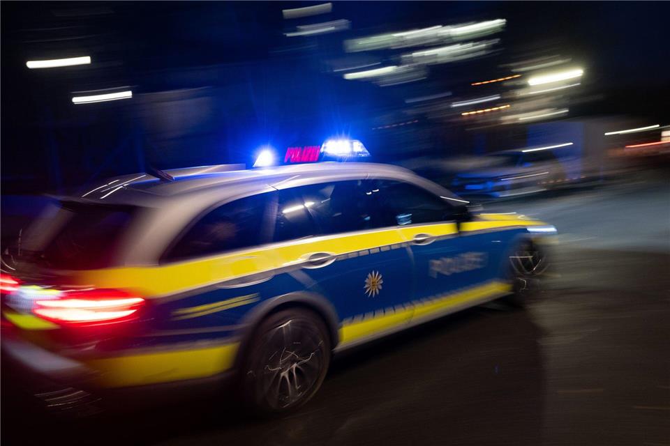 Ein bislang unbekannter Radfahrer soll in Offenbach mehrere Mitglieder der jüdischen Gemeinde beleidigt haben. Die Polizei bittet um Zeugenhinweise. (Symbolbild)Marijan Murat/dpa