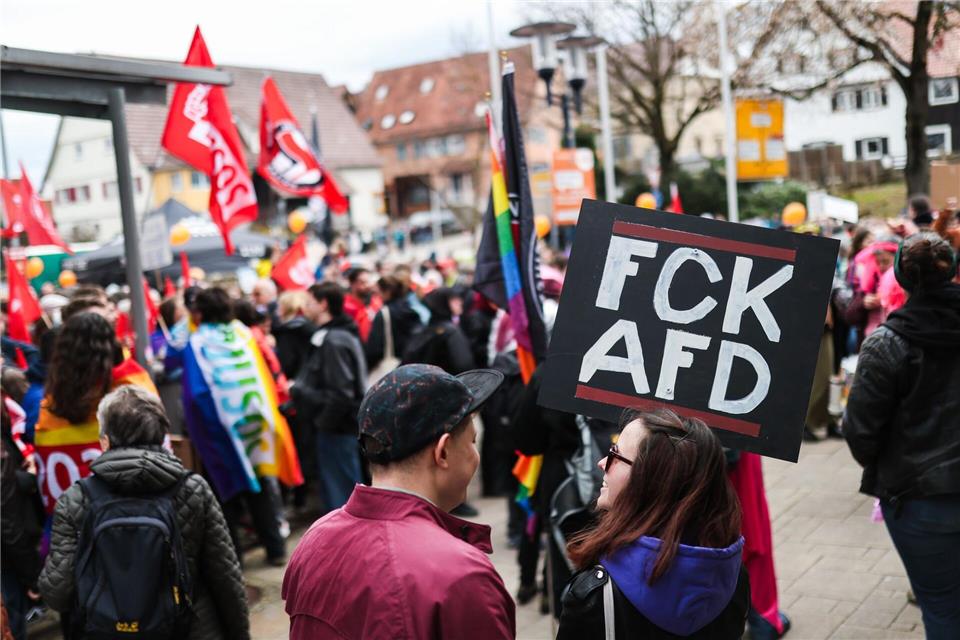 Ein breites Bündnis hatte zu Protesten gegen den Auftritt des Thüringer AfD-Landeschefs Björn Höcke aufgerufen.Christoph Schmidt/dpa