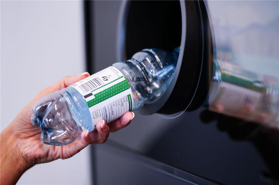 Ein defekter Pfandautomat lässt den Streit im Supermarkt eskalieren. (Symbolbild)Eva Manhart/APA/dpa