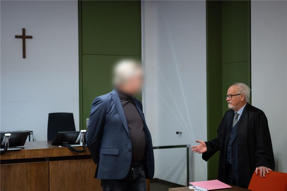 Ein früherer Mitarbeiter des Bistums Eichstätts verwaltete Millionen - und steht nun wegen Untreue und Bestechlichkeit vor Gericht. Lukas Barth-Tuttas/dpa