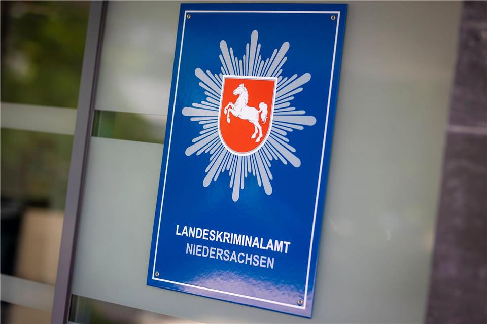Ein geflohener Mörder ist wieder gefasst. (Symbolbild) Moritz Frankenberg/dpa