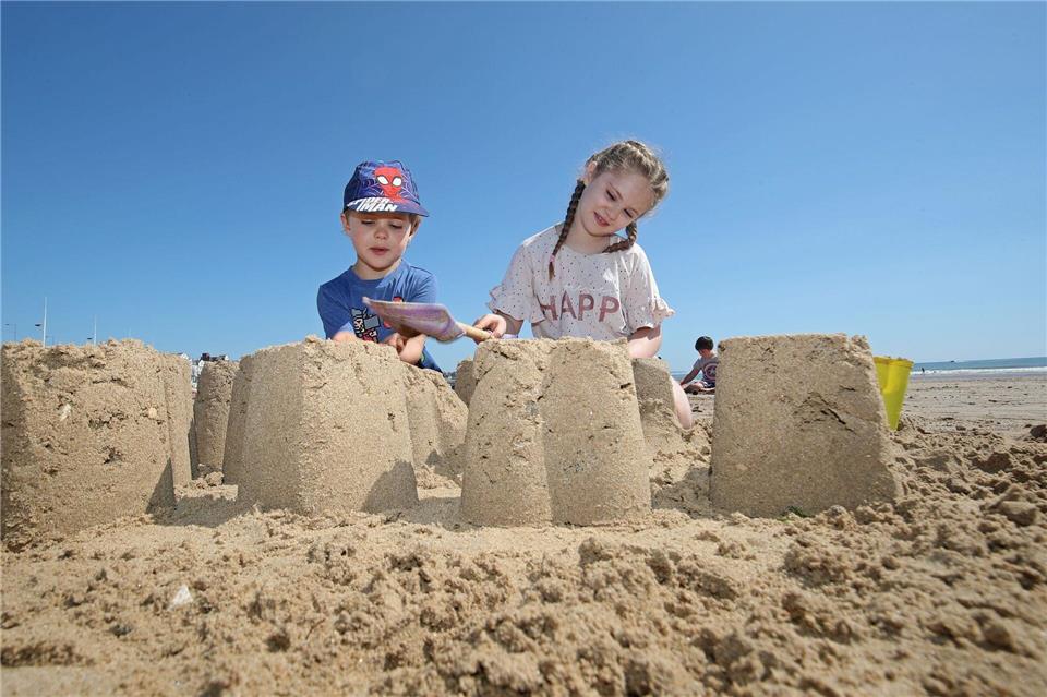 Ein gemeinsames Ziel fördere kooperativeres Verhalten und Zusammenarbeit, sagen Experten. (Symbolbild)Danny Lawson/PA Wire/dpa