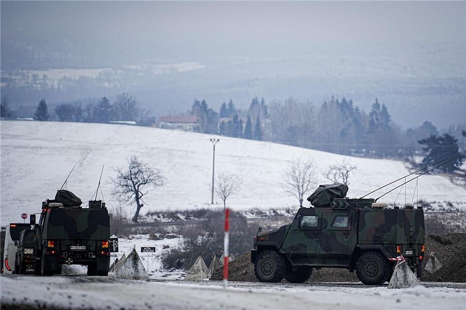Ein großer Konvoi der Bundeswehr ist in Teilen mehrerer Bundesländer unterwegs. (Symbolbild)Kay Nietfeld/dpa