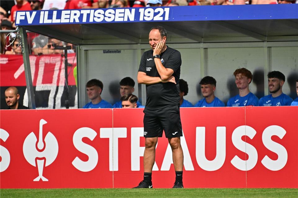 Ein großer Pokal-Tag für Trainer Holger Bachthaler und den FV Illertissen war der Sieg gegen Nürnberg. (Archivfoto)Jan-Philipp Strobel/dpa