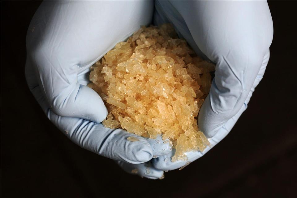 Ein großes Drogen-Labor zur Herstellung von Crystal Meth hatten Ermittler 2022 in Erfurt ausgehoben - nun beginnt dazu ein Prozess am Landgericht Erfurt. (Symbolbild)picture alliance / dpa
