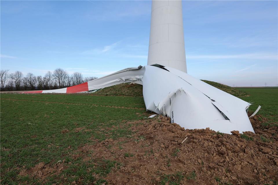 Ein havariertes Rotorblatt bei Berching in der Oberpfalz.Daniel Löb/dpa