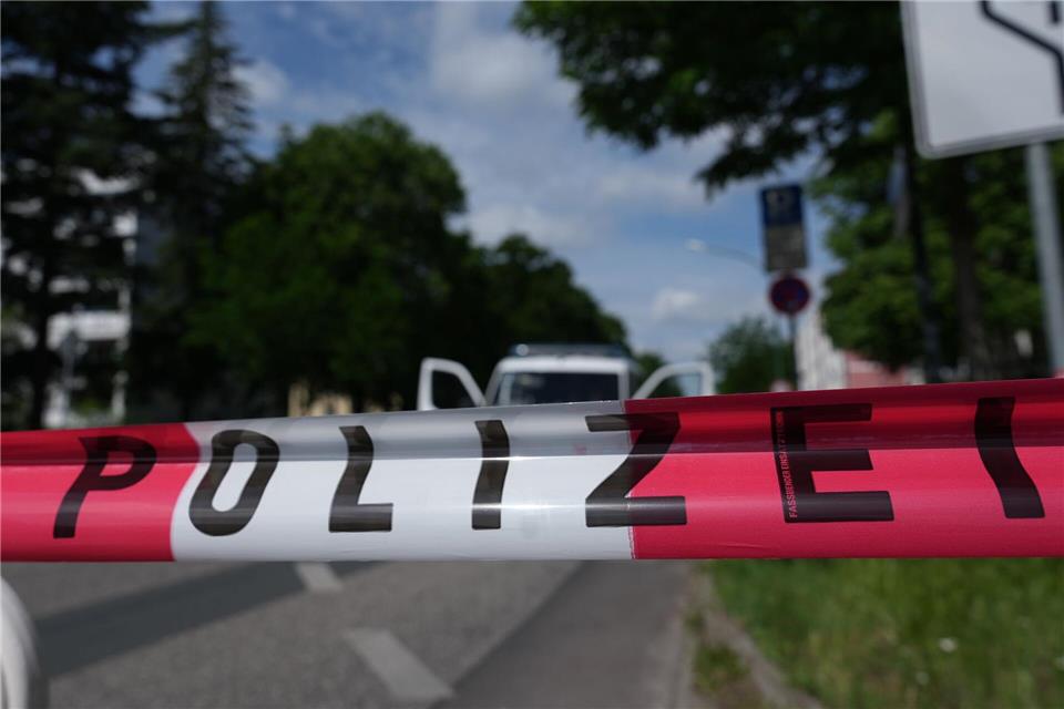 Ein landwirtschaftlicher Tankwagen ist im westlichen Brandenburg von der Straße abgekommen.  (Symbolbild)Sven Kaeuler/dpa