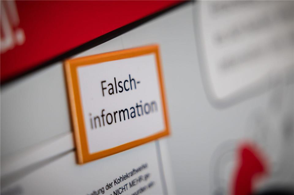 Ein neuer Bericht stellt fest, aus welcher Richtung Gefahren vor allem kommen. (Archivbild)Christoph Soeder/dpa