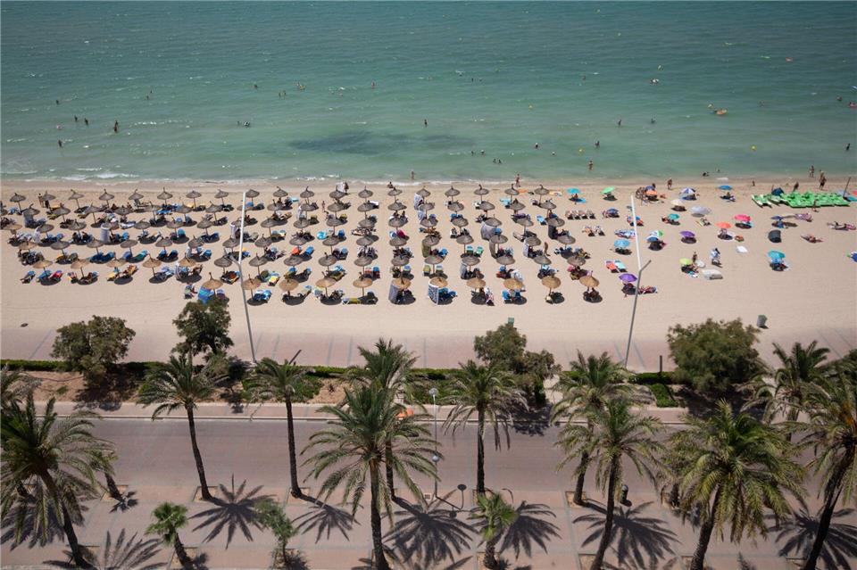 Ein sehr beliebtes Reiseziel bei den Deutschen: Mallorca. (Symbolfoto)Clara Margais/dpa