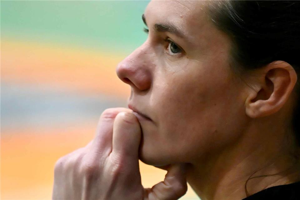 Ein straffes Auftaktprogramm erwartet die Skurios Volleys mit Trainerin Kira Walkenhorst.