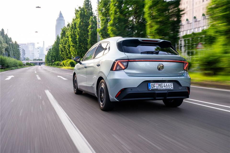 Ein unauffälliges Steilheck und ein eher sachlicher Ansatz machen den MG4 Urban aus.Marcus Werner/MG Motor Deutschland GmbH/dpa-tmn