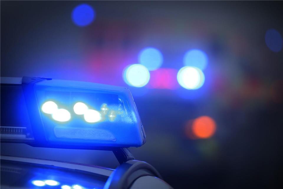 Ein unbekannter Täter schießt in Neukölln auf eine Wohnung. (Symbolfoto)Karl-Josef Hildenbrand/dpa