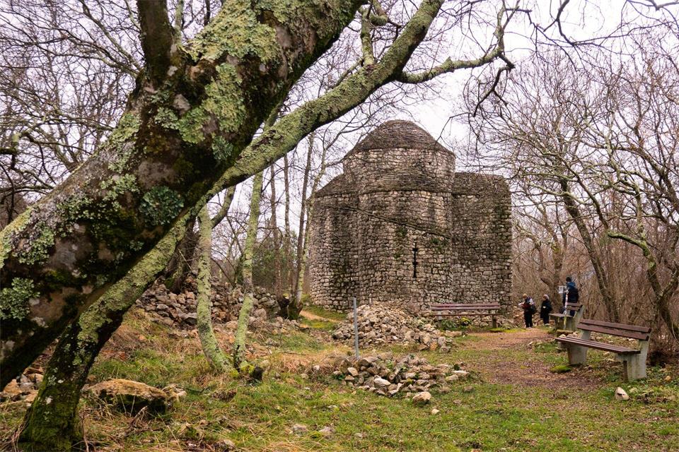 Ein versteckter Schatz ist die Kirche Sveti Krševan.Andreas Drouve/dpa-tmn