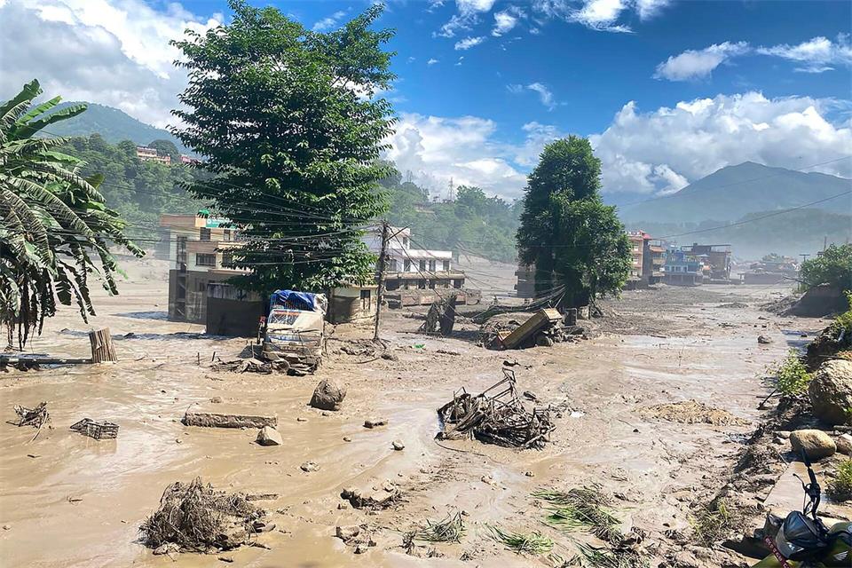 Ein von der Sturzflut betroffenes Gebiet im nepalesischen Distrikt Nuwakot.-/RSS via Xinhua/dpa