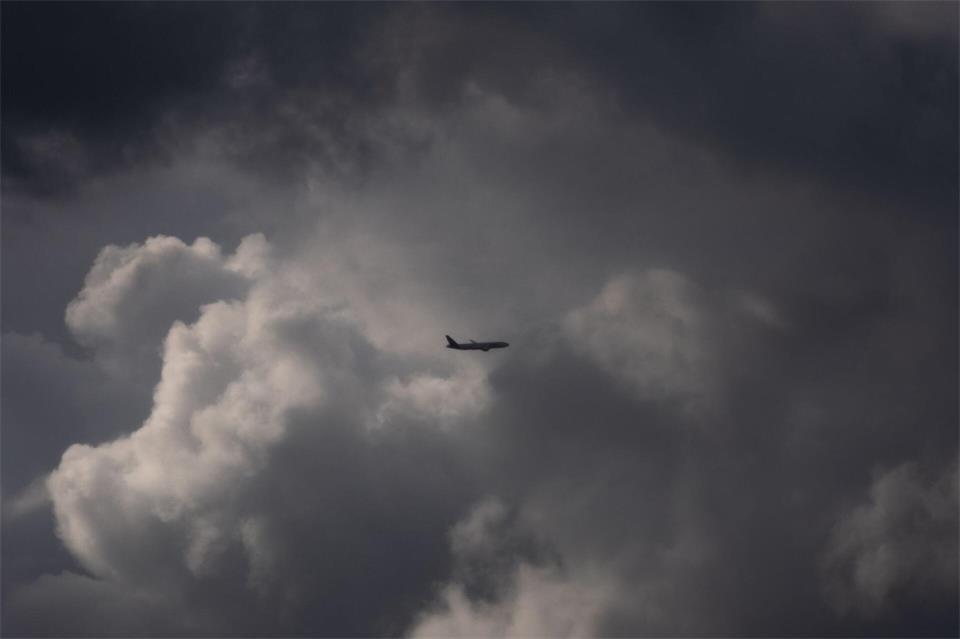 Ein wolkenverhangener Himmel zeigt sich in den nächsten Tagen vermehrt über NRW. (Symbolbild)Rolf Vennenbernd/dpa