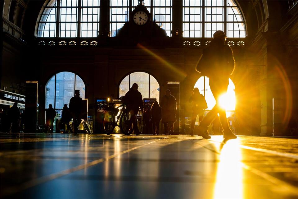 Ein zentraler Zugang zum Hauptbahnhof ist nun wieder frei. Andreas Arnold/dpa
