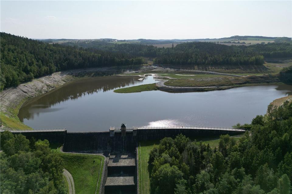 Ein zweistelliger Millionenbetrag fließt in die Talsperre Weida.Bodo Schackow/dpa