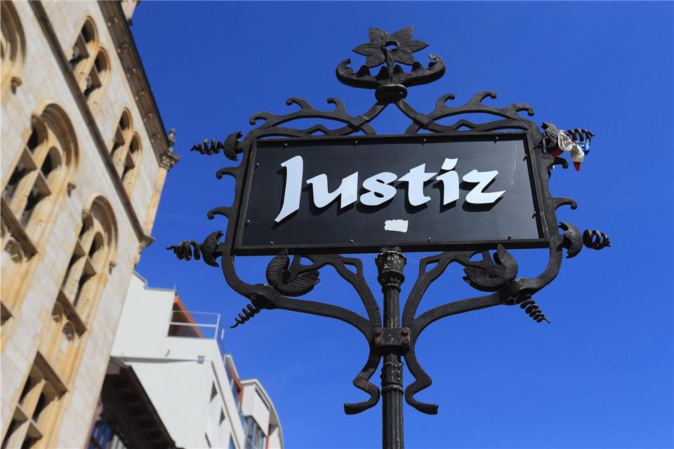 Einblicke in die Arbeit der Justiz gab der Tag der Justizberufe in Magdeburg. (Archivbild)Jens Wolf/dpa-Zentralbild/dpa